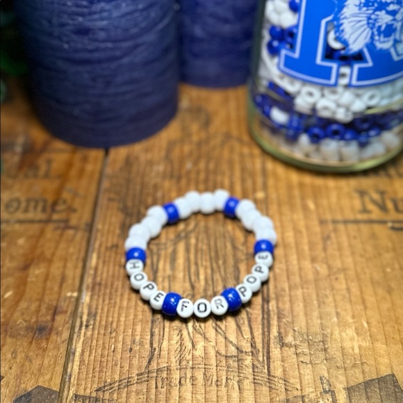 University of Kentucky friendship bracelets - Picture 3 of 7